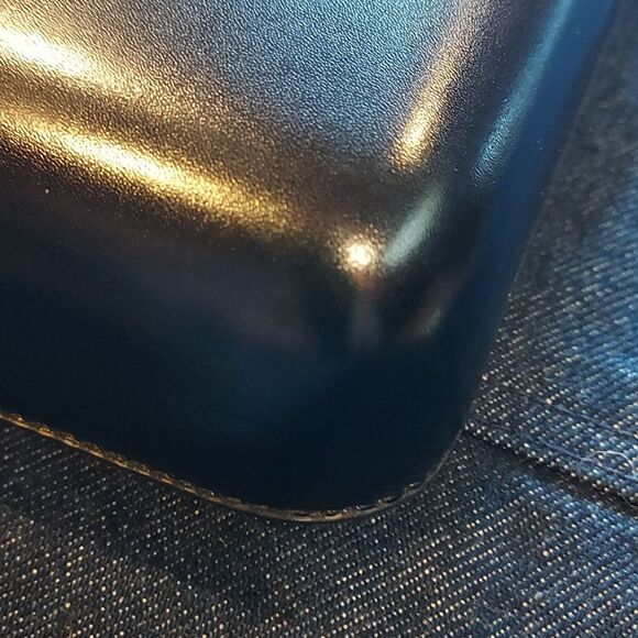 Vegan Faux Leather compact structured festival Shoulderbag - Picture 9 of 9